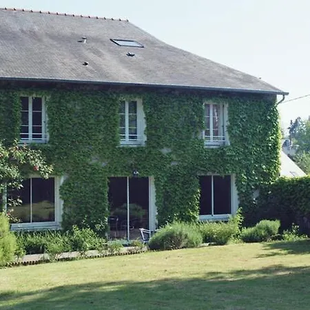 D'hotes Les Ifs Bed & Breakfast Montsurs