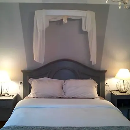 D'hotes Les Ifs Bed & Breakfast Montsûrs